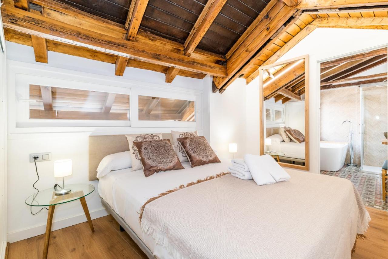 Wekey Homes Granada, Mesones Central Suites Экстерьер фото