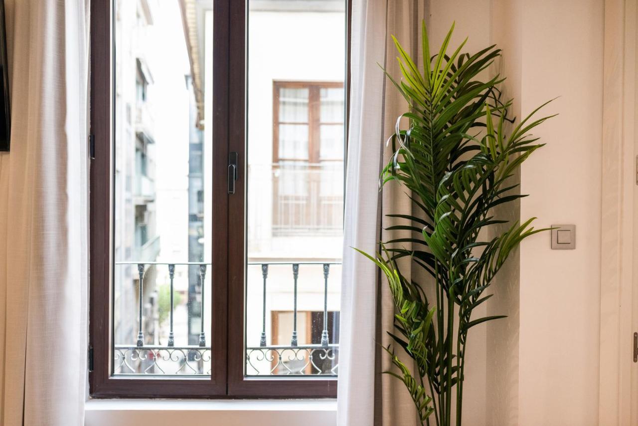 Wekey Homes Granada, Mesones Central Suites Экстерьер фото