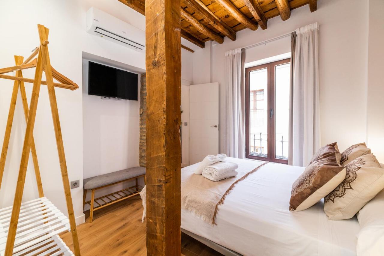 Wekey Homes Granada, Mesones Central Suites Экстерьер фото