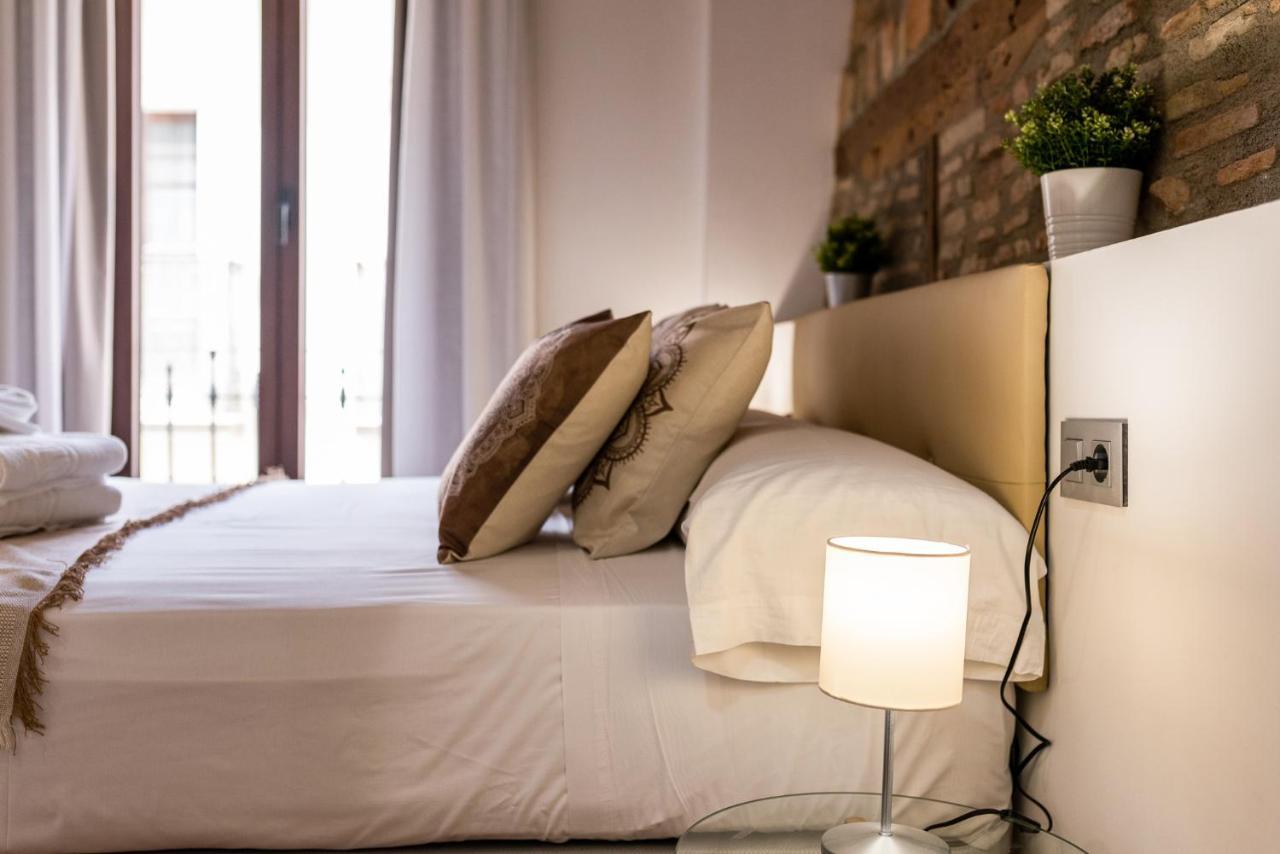 Wekey Homes Granada, Mesones Central Suites Экстерьер фото